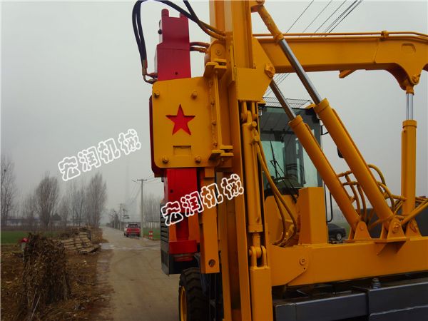 公路護(hù)欄打樁機(jī)液壓錘怎么操作？宏潤機(jī)械