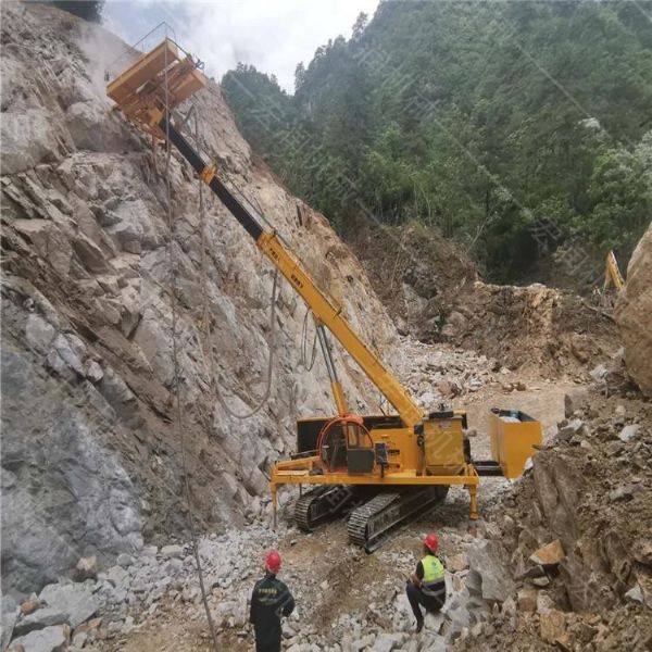 基坑支護(hù)錨桿鉆機(jī)在重慶施工中